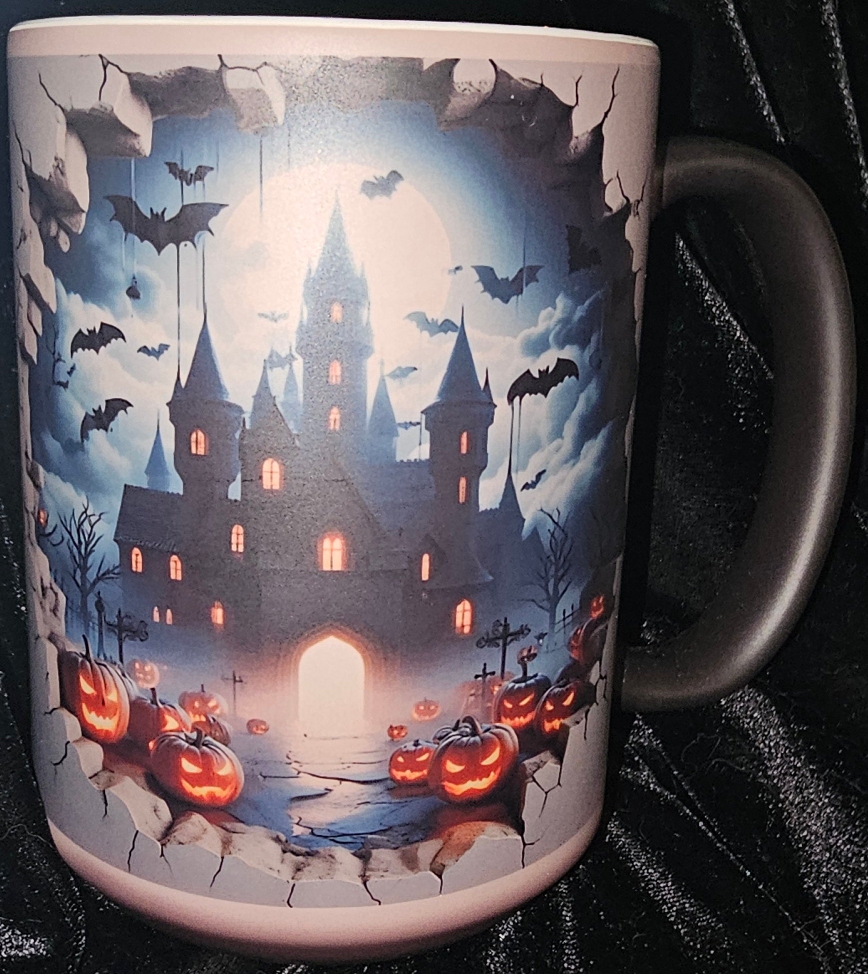 Bats and Creepy House 15oz Color Changing Coffee Mug
